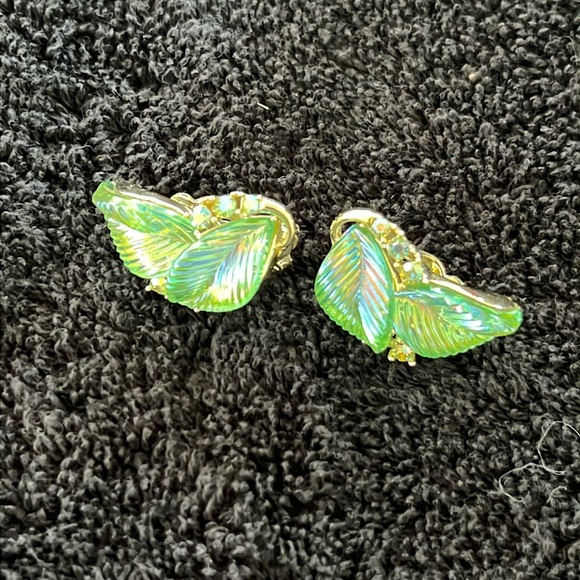 Stunning Set Of Vintage Lisner Clip On Earrings - Picture 1 of 3